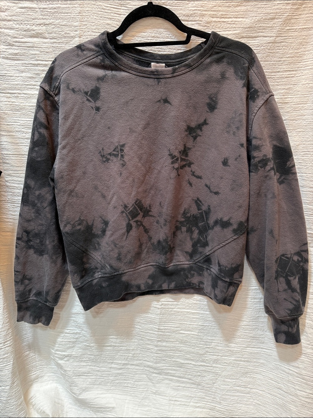 Women’s Black Tie-Dye Crewneck Sweatshirt - Relaxed Fit